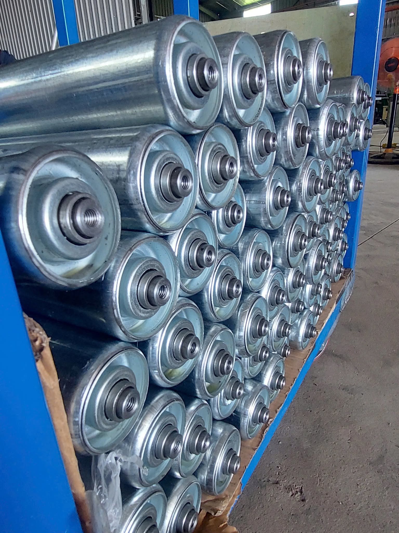 Dàn Con Lăn Xuống Hàng, Xếp Hàng Vào Container