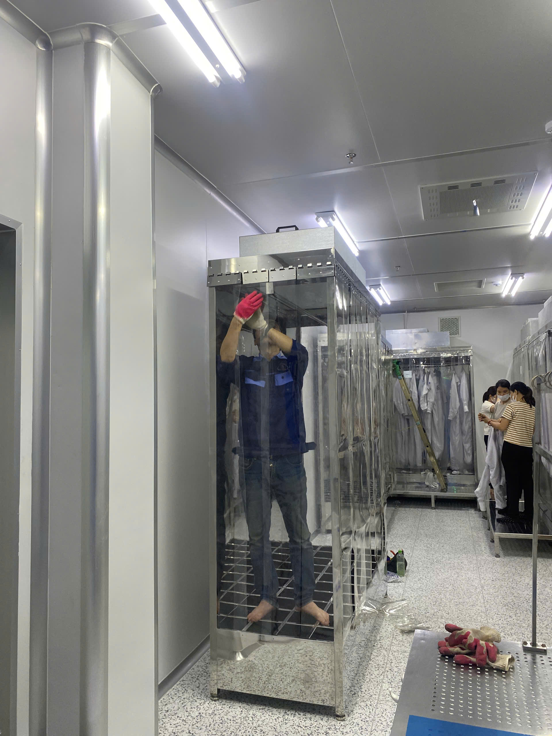 Bàn Giao Tủ Thay Đồ Phòng Sạch FFU Tại KCN Bình Xuyên