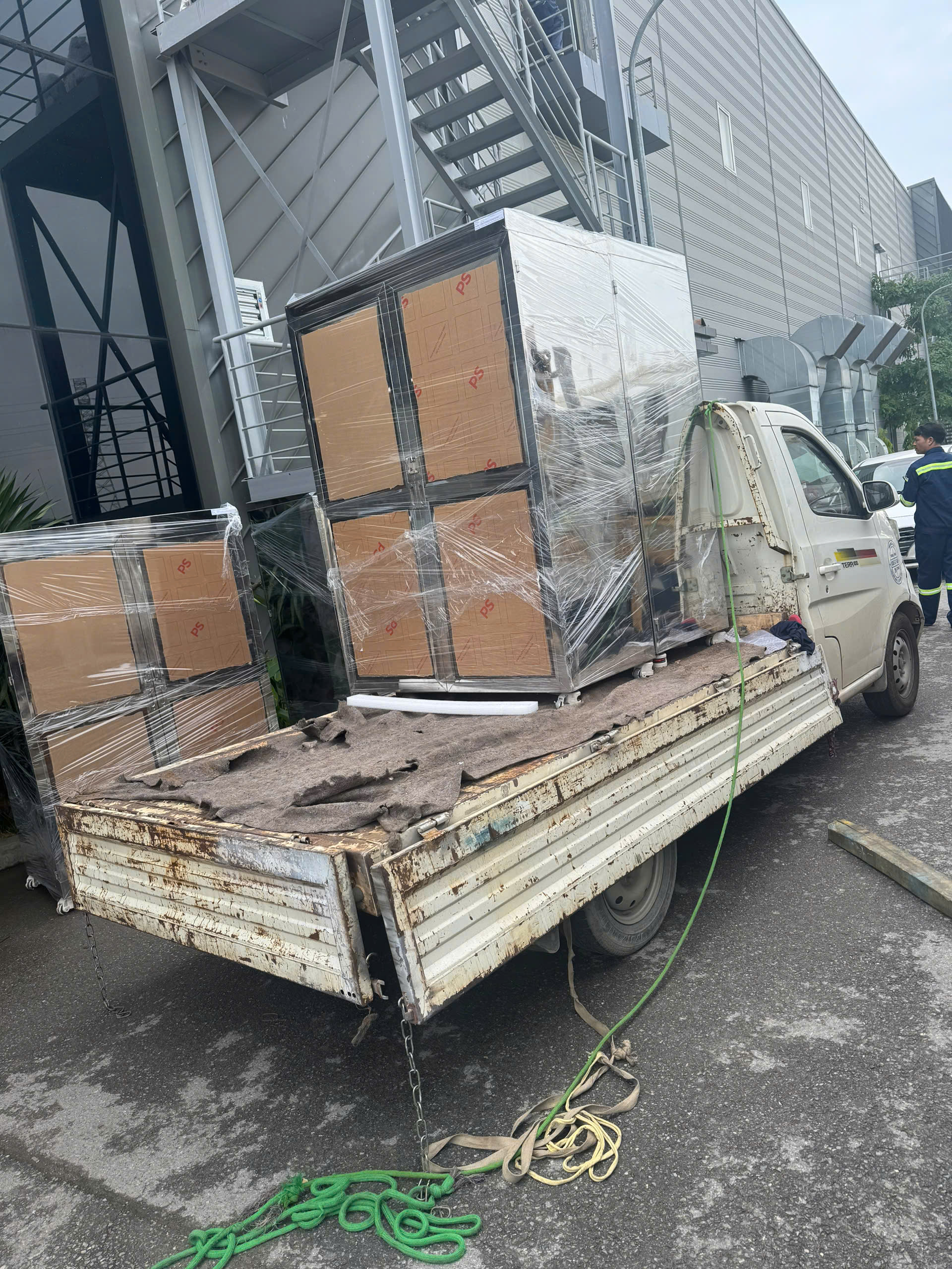 Bàn Giao Tủ Đồ Phòng Sạch Tích Hợp FFU Tại KCN Bá Thiện