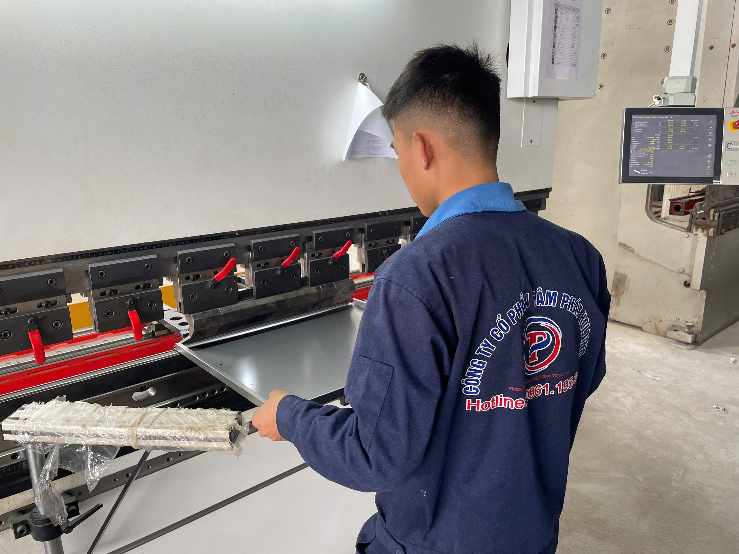 Gia công trên máy CNC