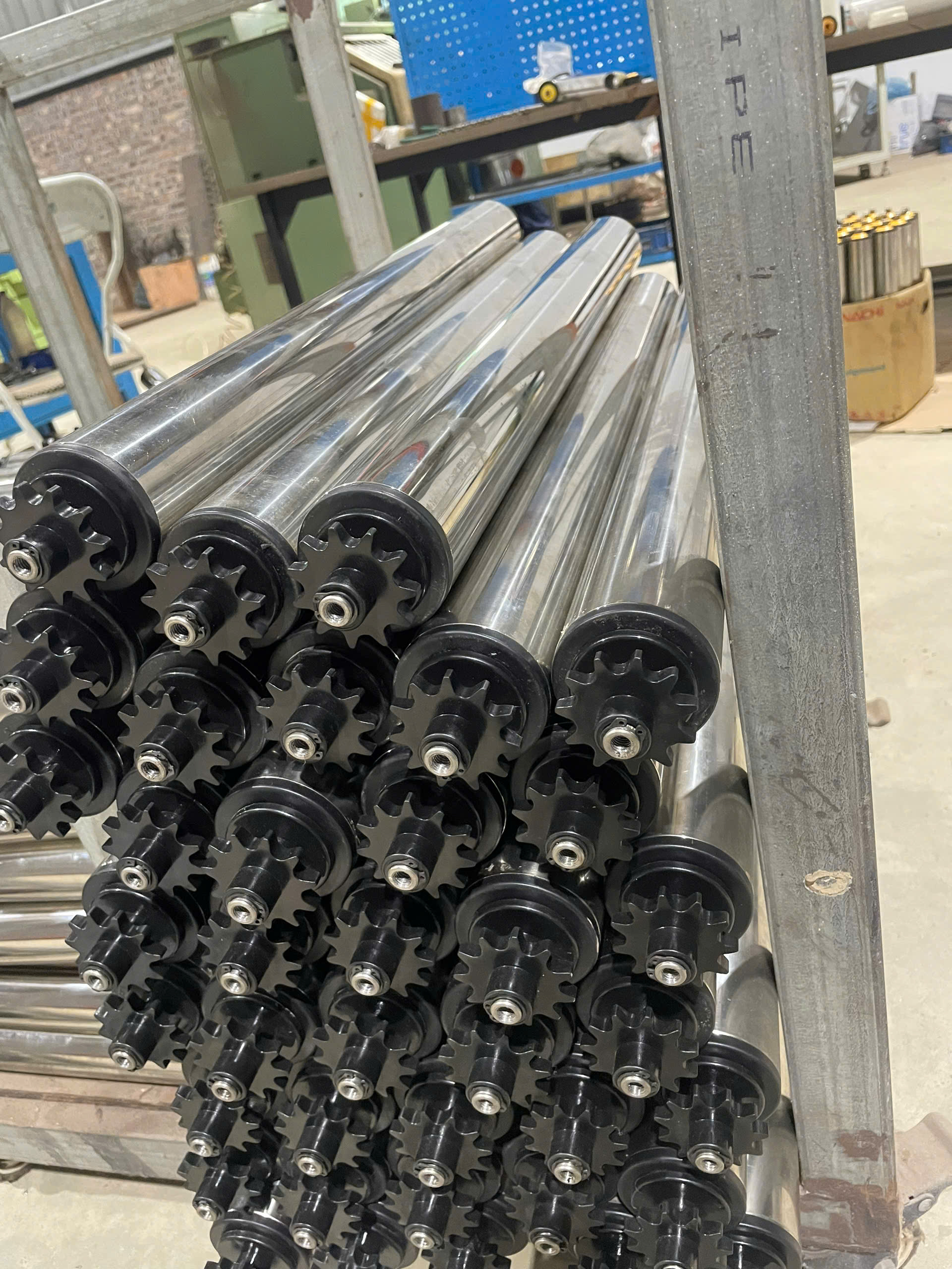 Con lăn có nhông, trục phi 12