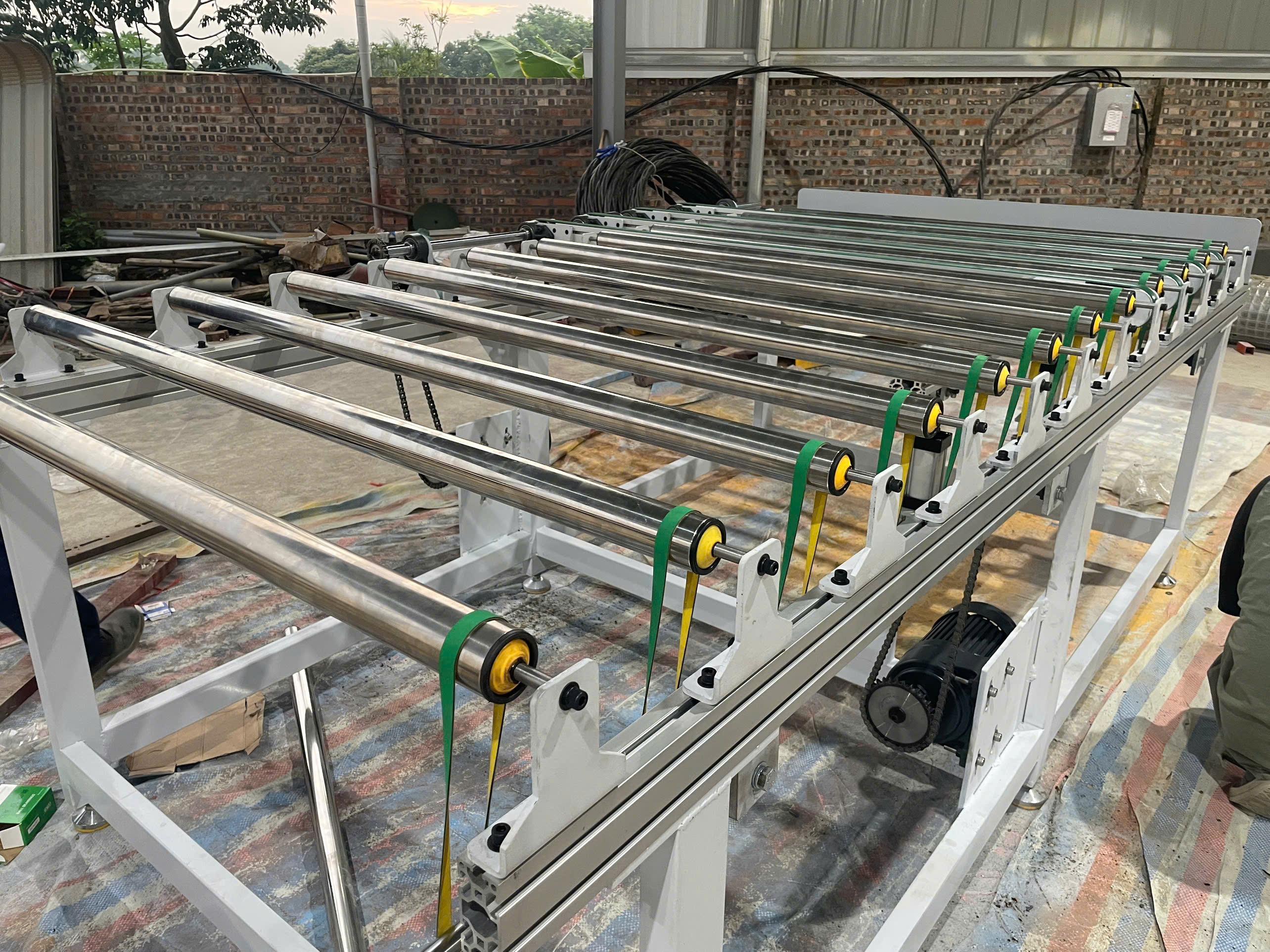 Con lăn inox truyền động bằng đai