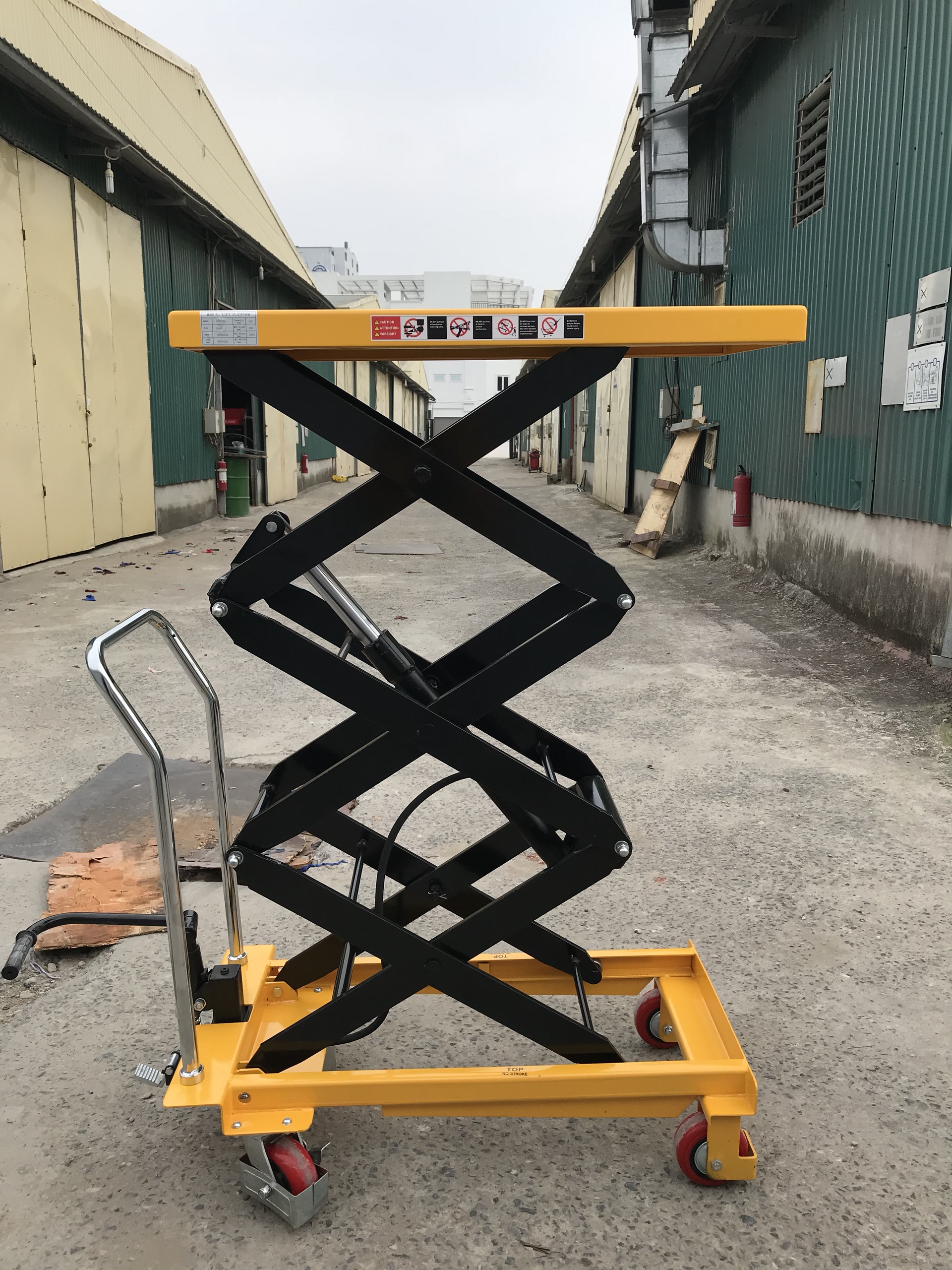 Bàn Nâng & Thang Nâng Thủy Lực